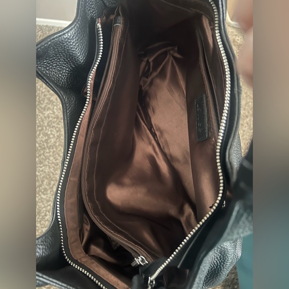 Iswee Genuine Leather Cross Body Hobo Medium Size Black -NWOT - Picture 8 of 12